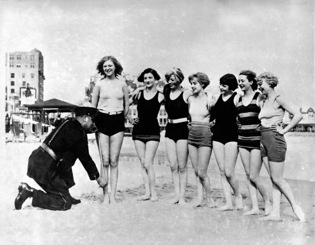 prohibited_bathing_suits_1920s